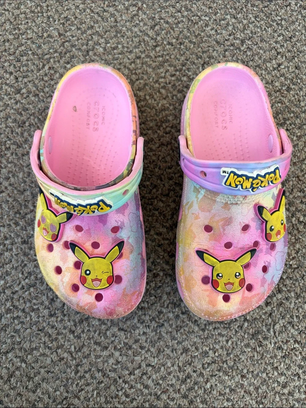 CROCS Kids Pink Yellow Pokémon Pikachu Clogs - Picture 2 of 12